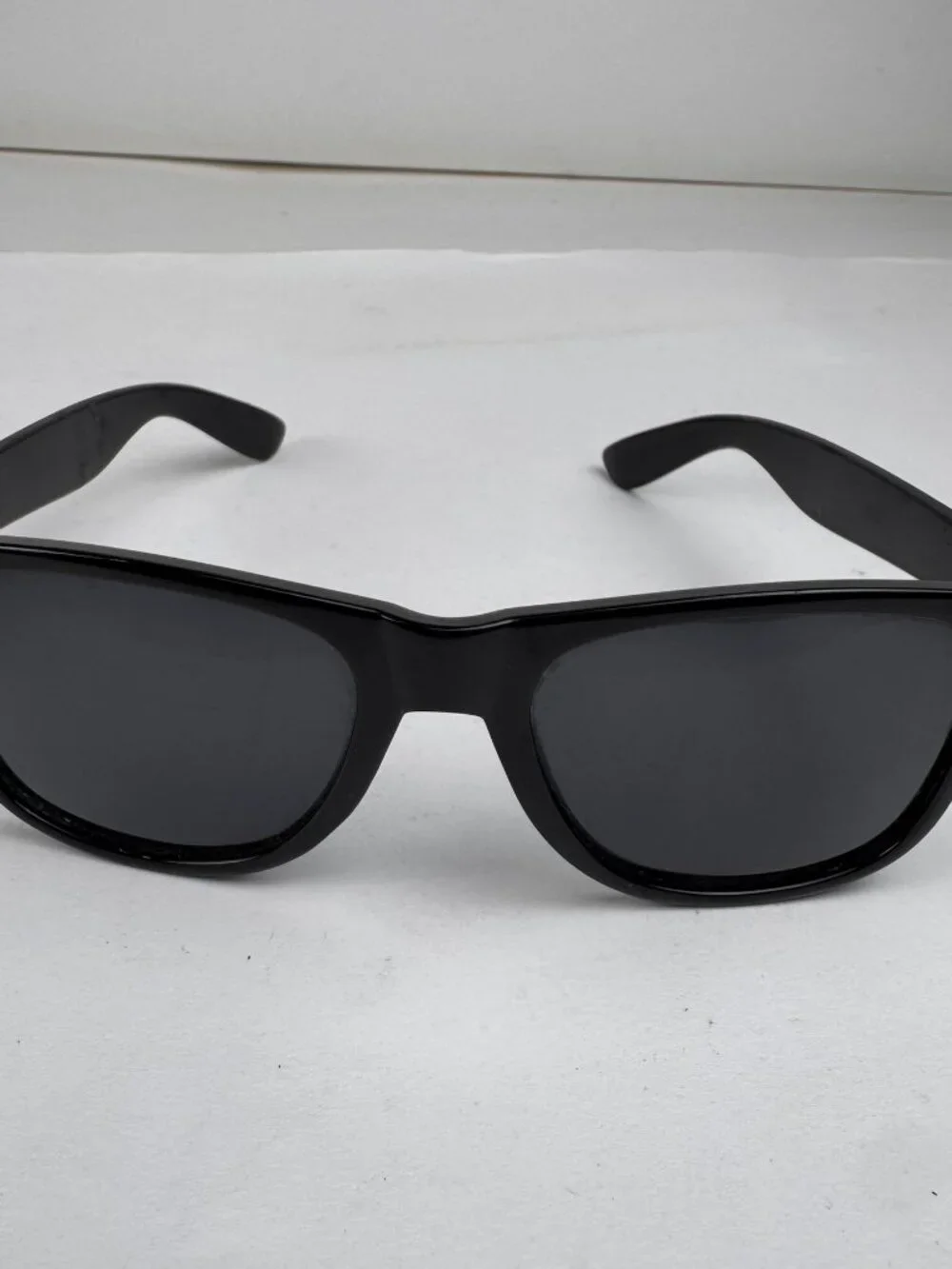 Black Wayfarer Style Sunglasses Smiling Sun Logo UV Protection (Minor Scratches)
